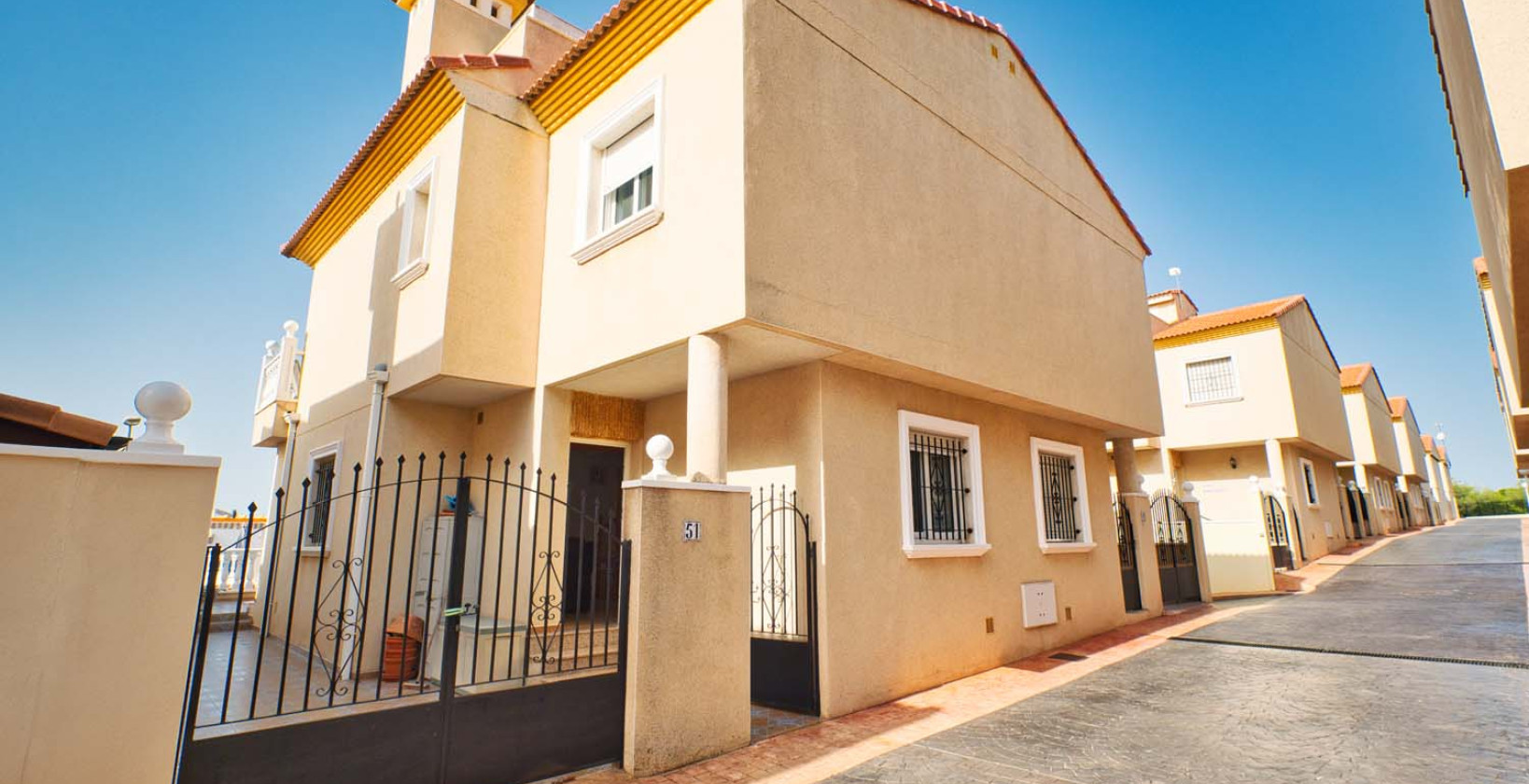 Återförsäljning - Semi-Detached Villa - Pinar de Campoverde