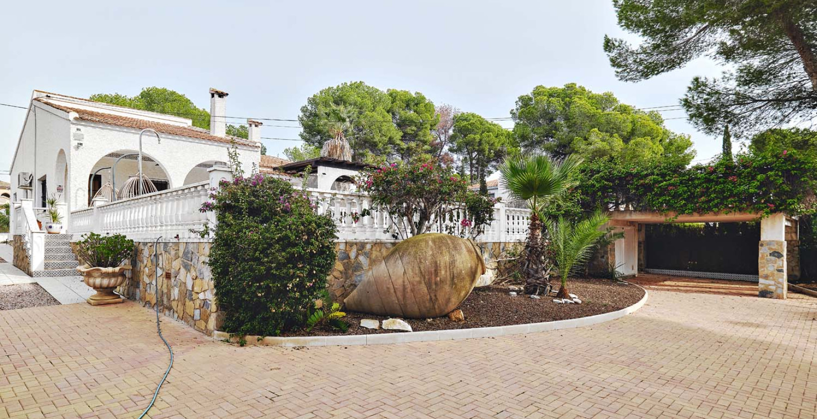 Återförsäljning - Villa - Pinar de Campoverde