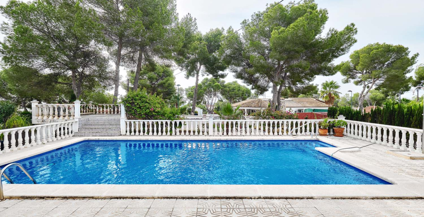 Återförsäljning - Villa - Pinar de Campoverde