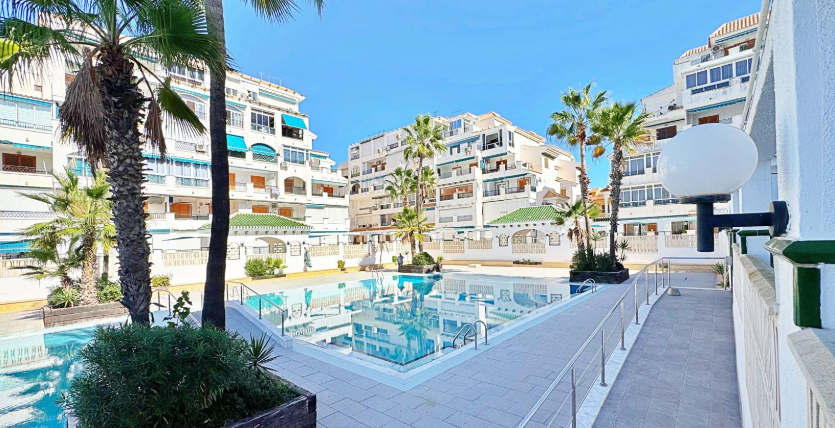 Resale - Apartment / flat - Torrevieja - La Mata