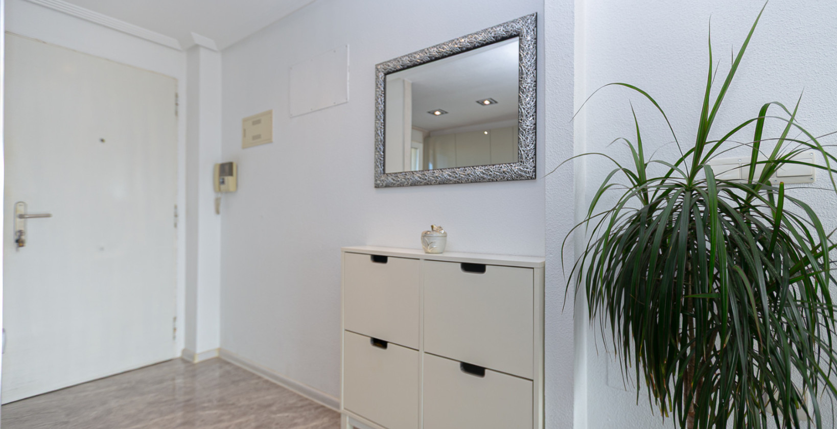 Resale - Apartment / flat - La Zenia - Beachside