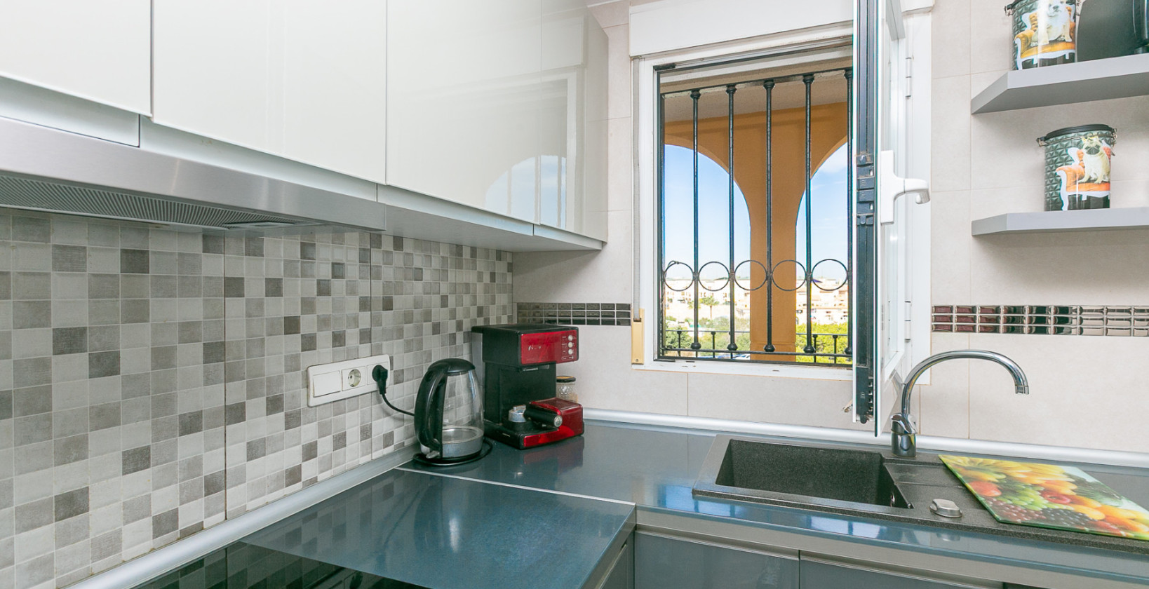 Resale - Apartment / flat - La Zenia - Beachside