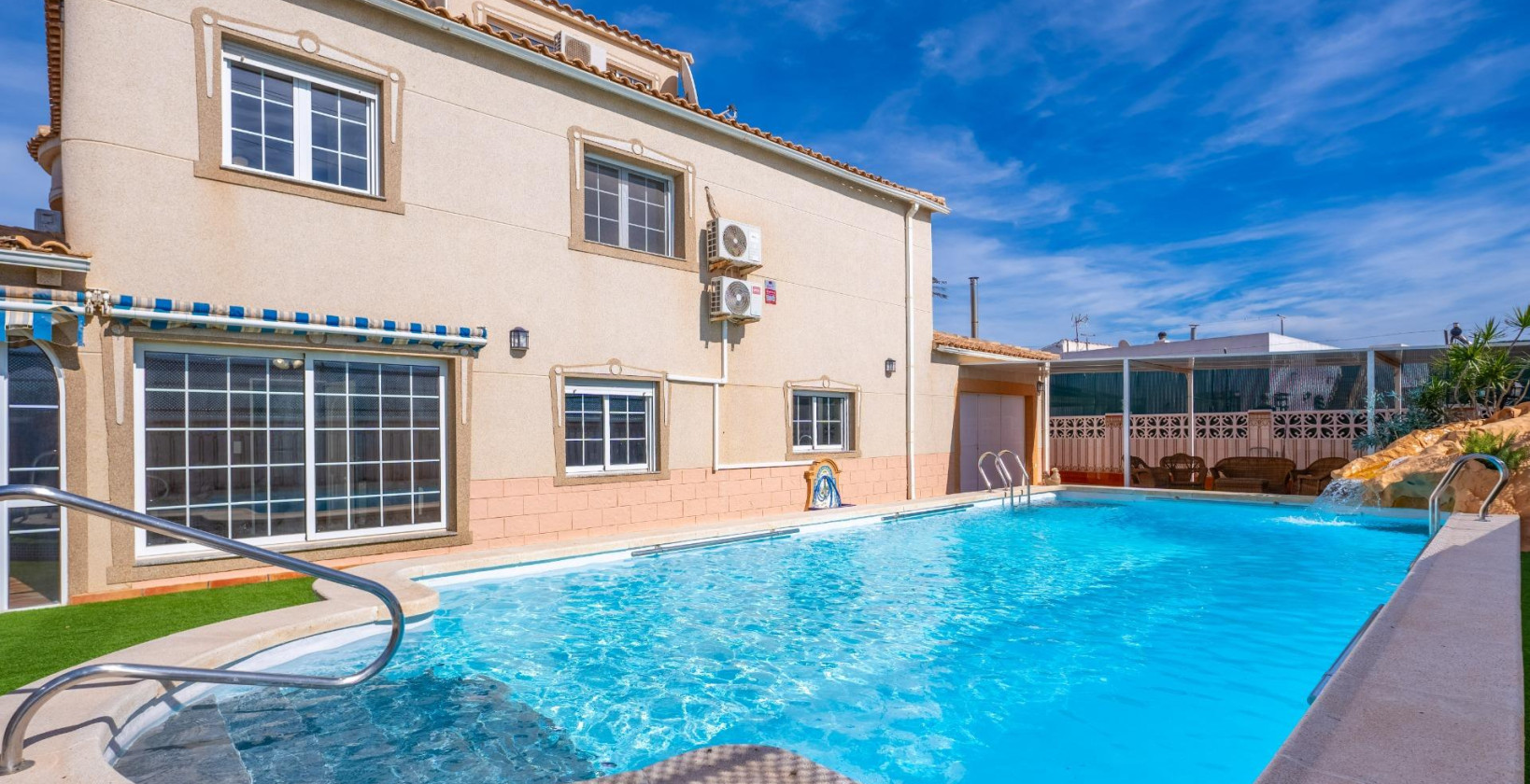 Resale - Villa - Torrevieja - El chaparral