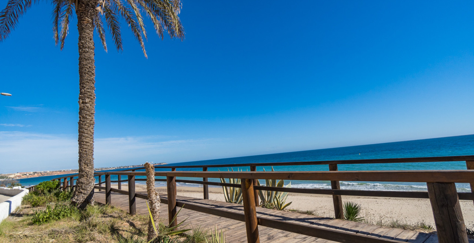 Resale - Apartment / flat - Mil Palmeras - Beach