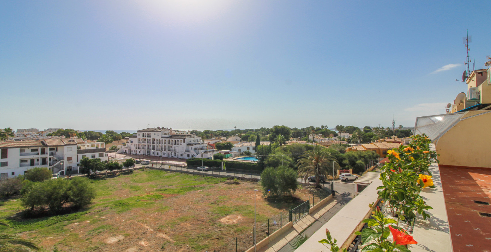 Resale - Apartment / flat - Punta Prima - Beachside