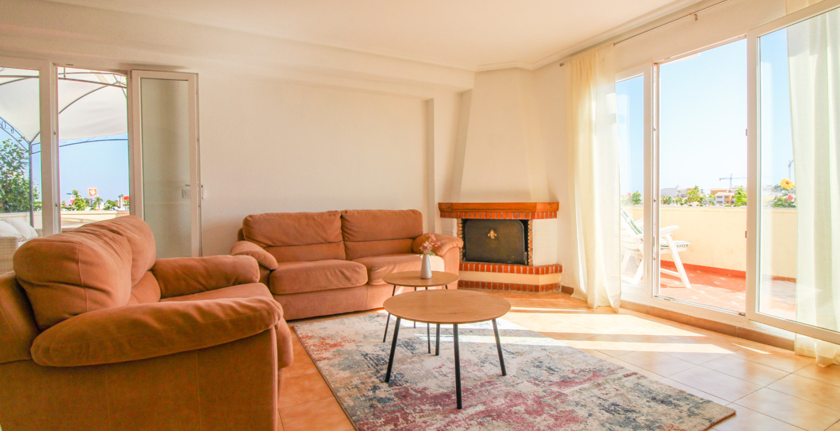 Resale - Apartment / flat - Punta Prima - Beachside