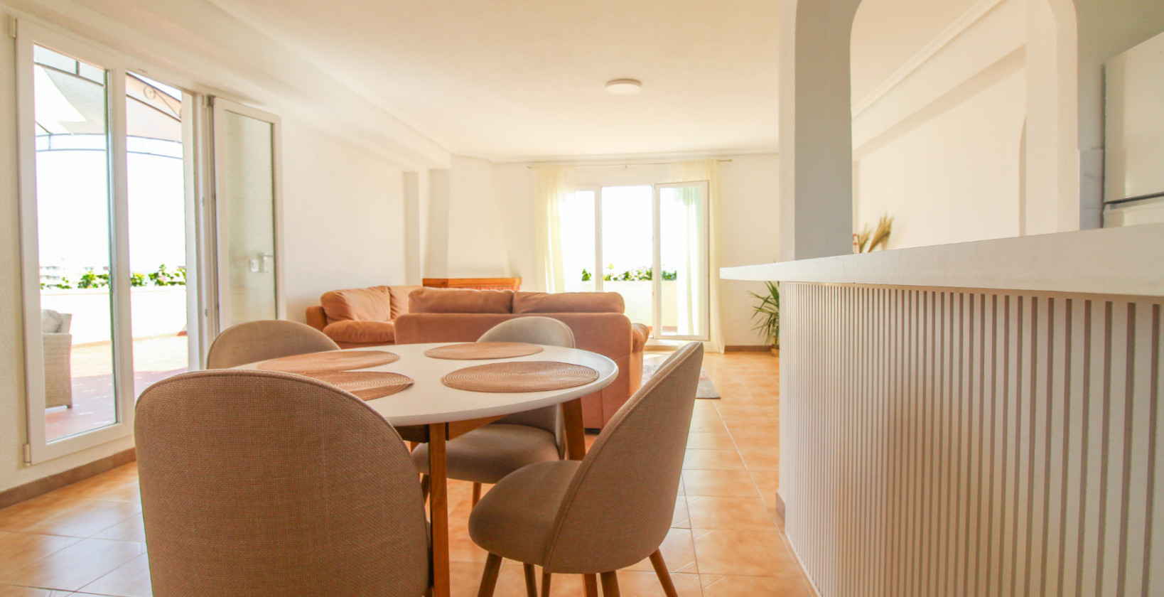 Resale - Apartment / flat - Punta Prima - Beachside