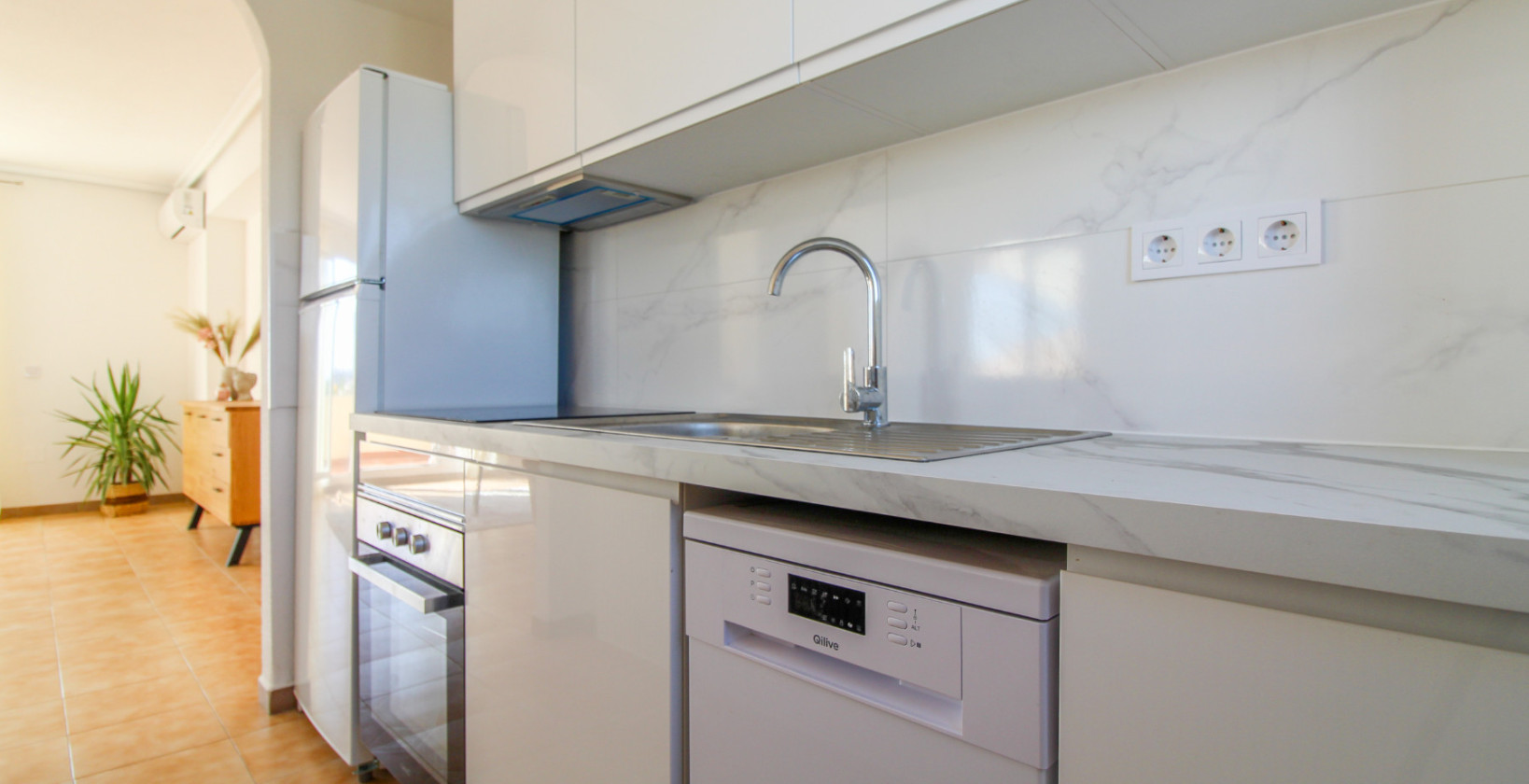 Resale - Apartment / flat - Punta Prima - Beachside