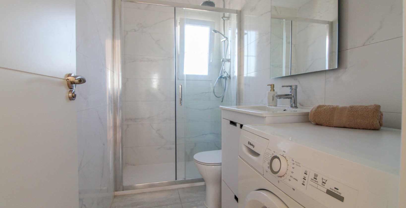 Resale - Apartment / flat - Punta Prima - Beachside