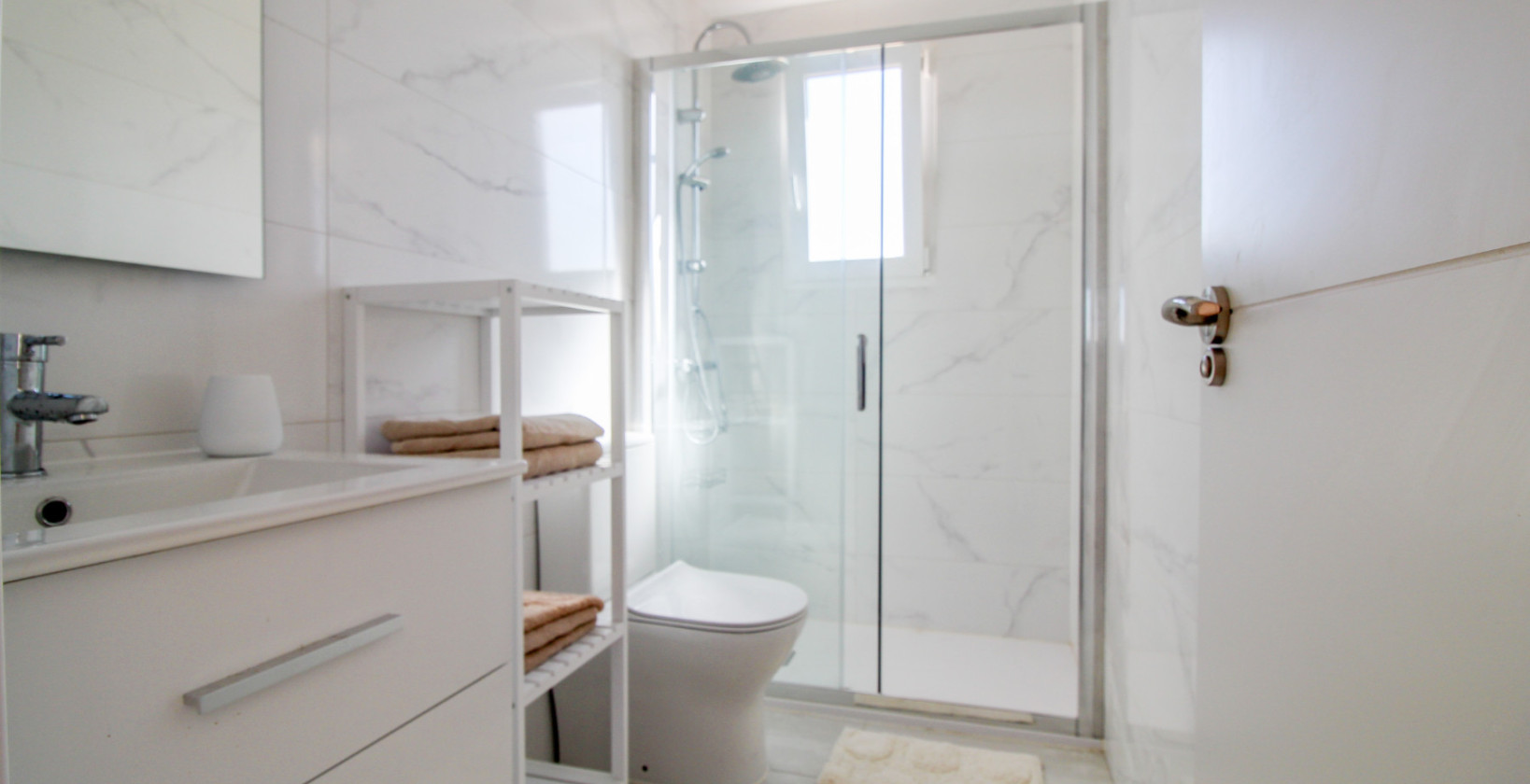 Resale - Apartment / flat - Punta Prima - Beachside