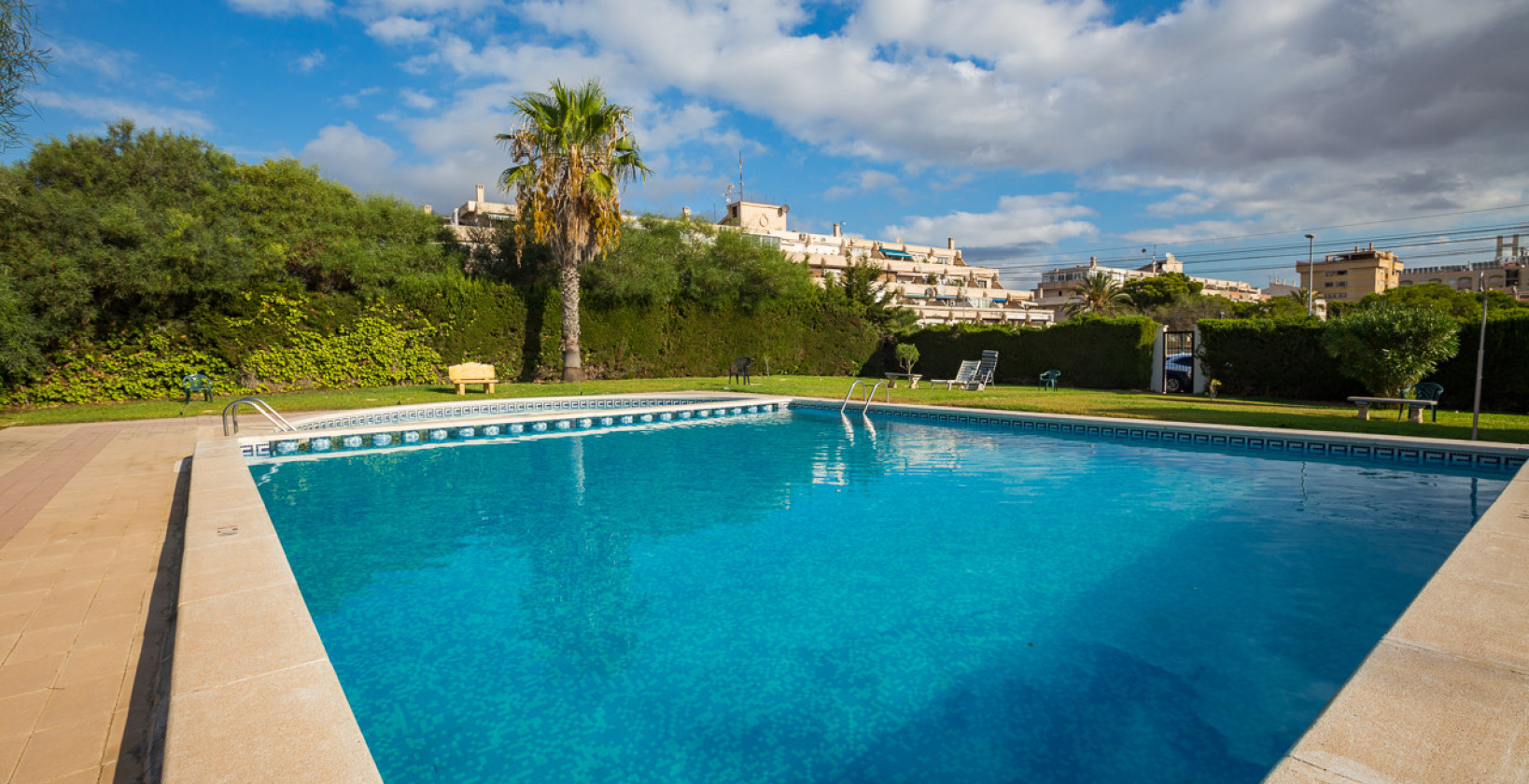 Resale - Apartment / flat - Punta Prima - Beachside