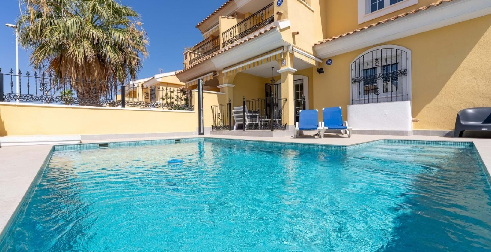 Resale - Villa - Villamartín - Los Dolses