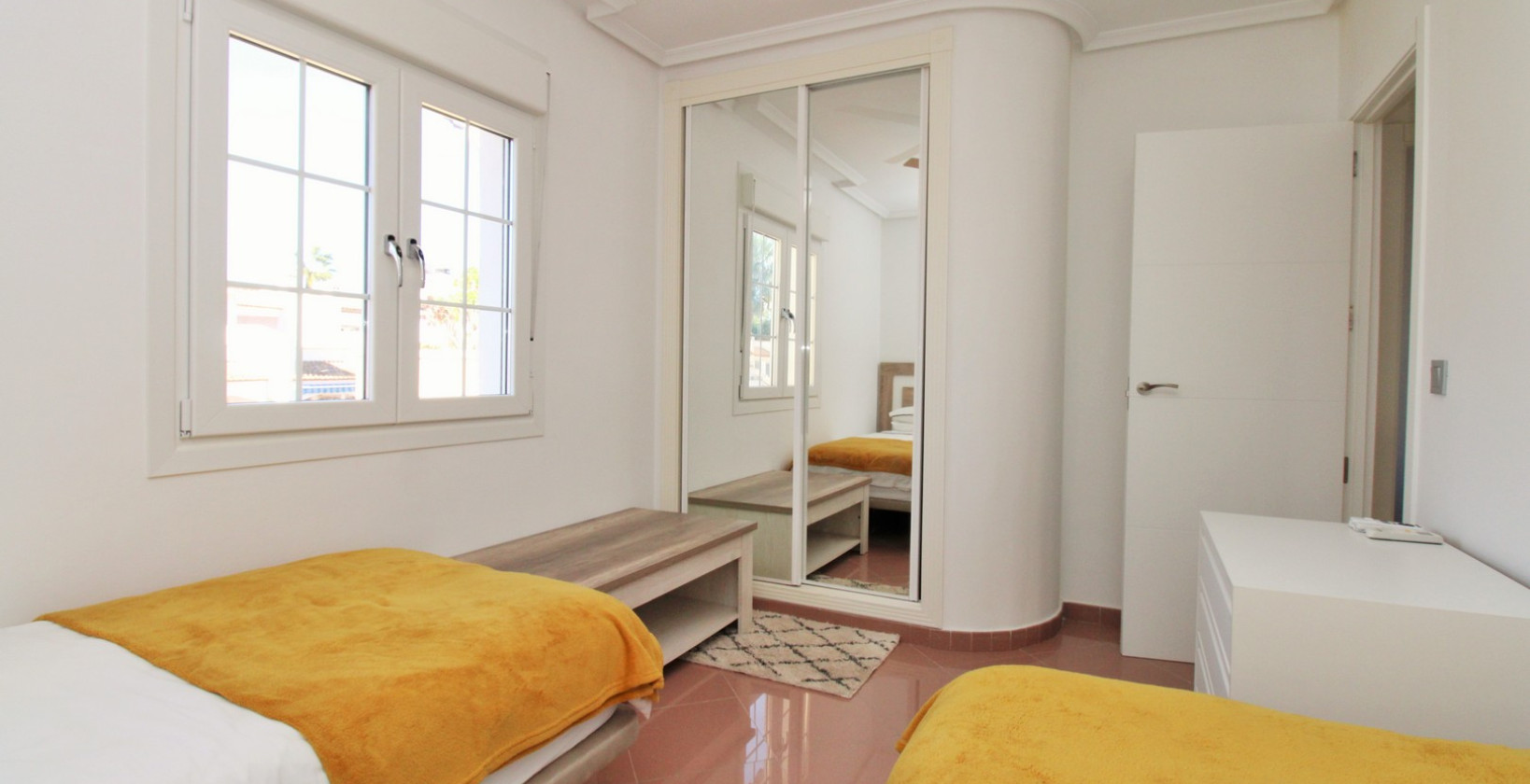 Resale - Villa - Villamartín - Los Dolses