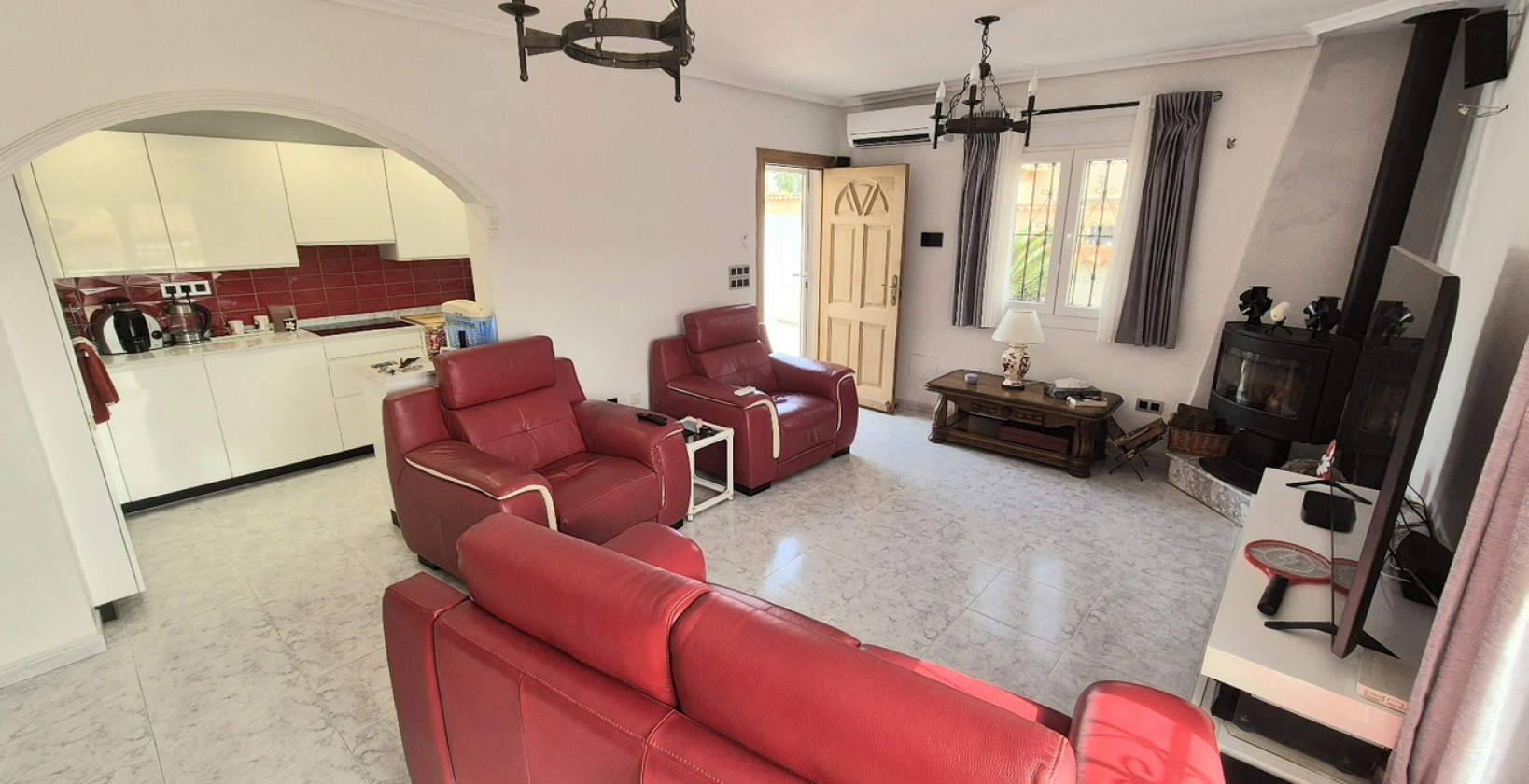 Resale - Villa - San Miguel de Salinas - Ciudad De Las Comunicaciones