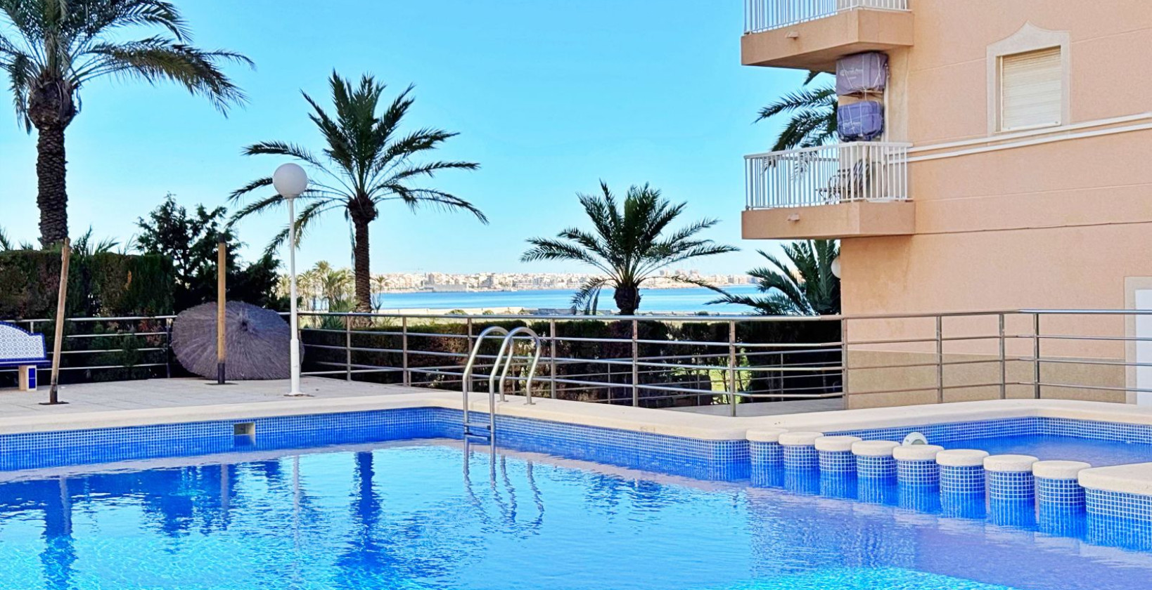 Resale - Apartment / flat - Torrevieja - Rocio del mar