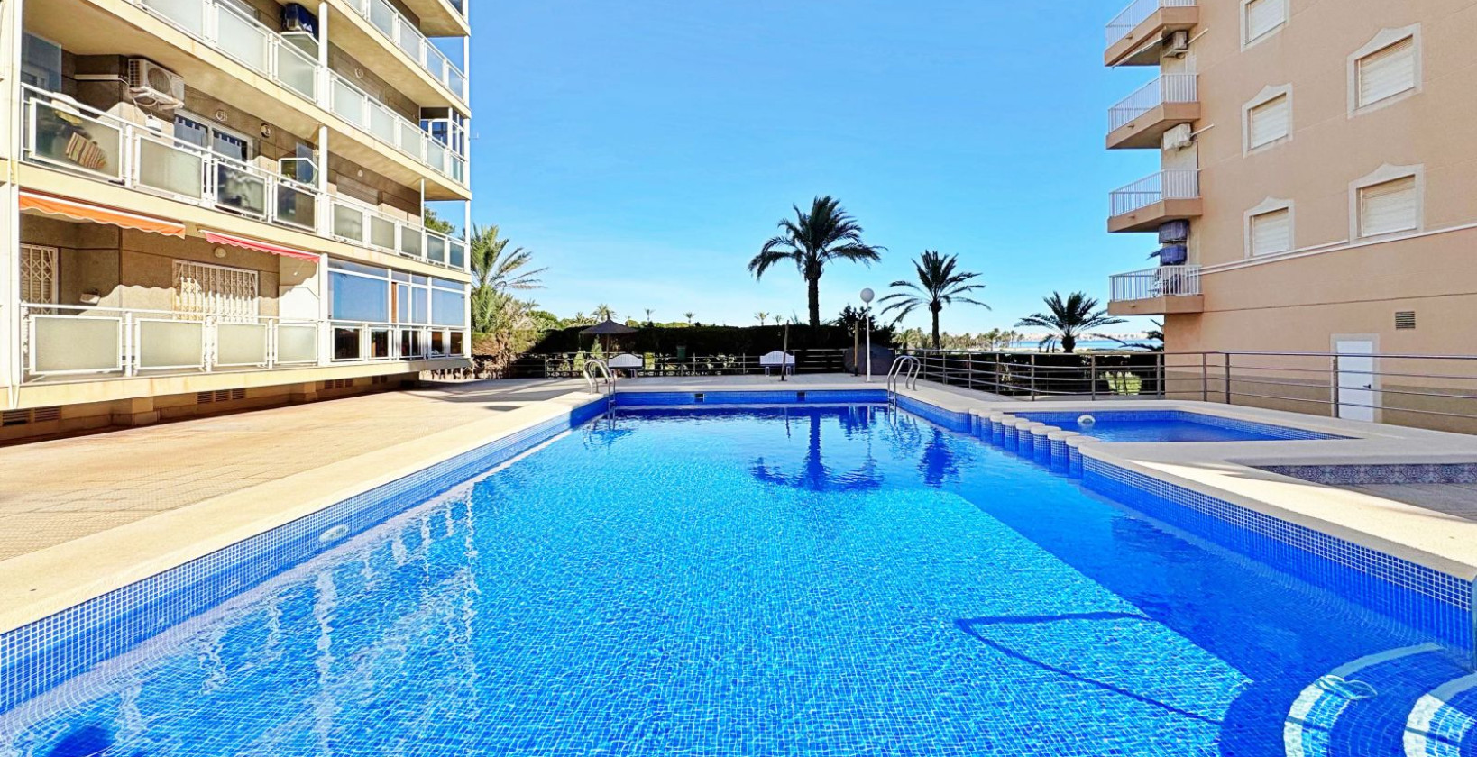 Resale - Apartment / flat - Torrevieja - Rocio del mar
