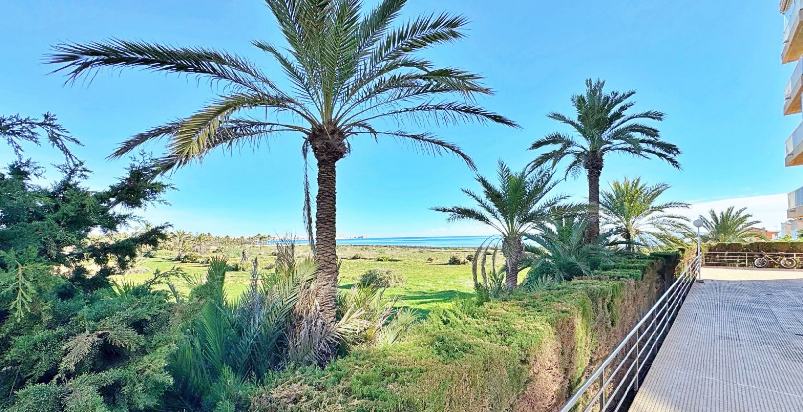 Resale - Apartment / flat - Torrevieja - Rocio del mar