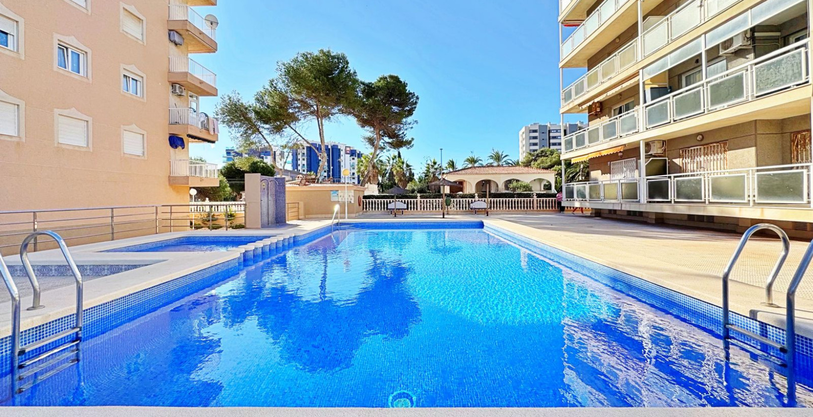 Resale - Apartment / flat - Torrevieja - Rocio del mar