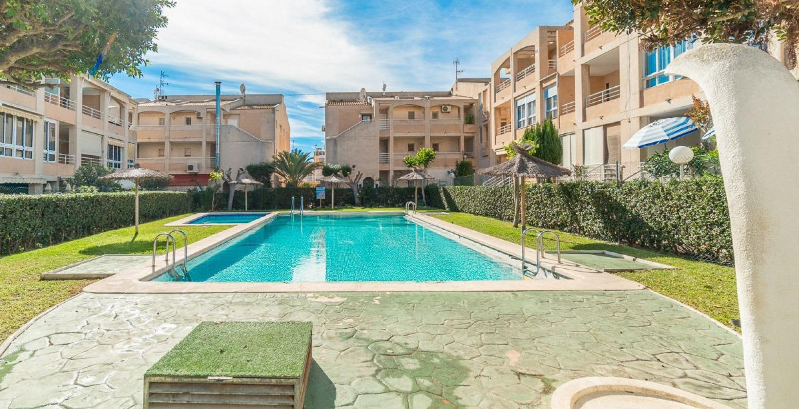Resale - Apartment / flat - Torrevieja - Los Frutales