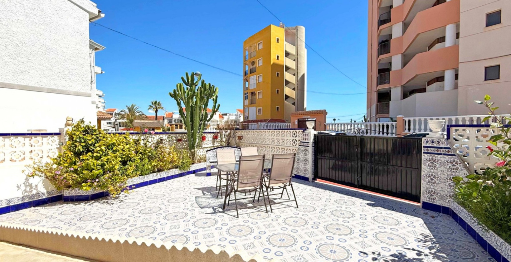 Resale - Apartment / flat - Torrevieja - Torrelamata - La Mata