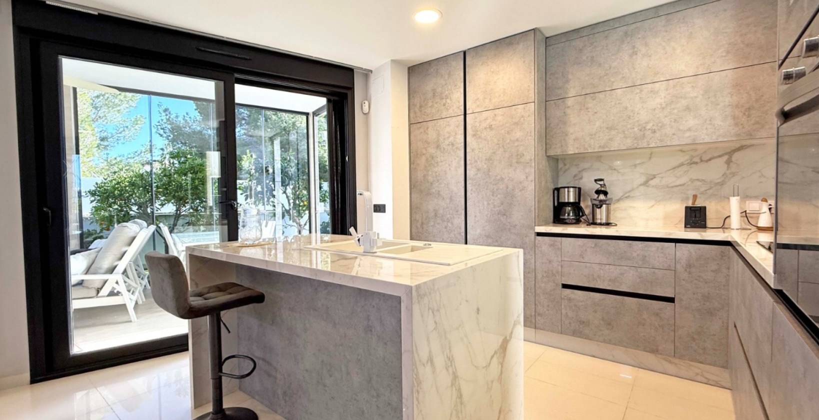 Resale - Villa - Orihuela Costa - Villamartín