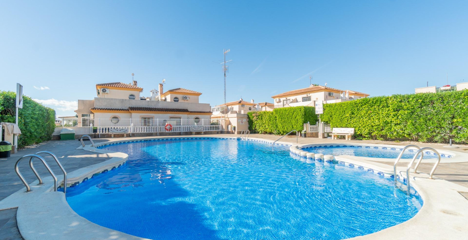 Resale - Villa - Orihuela Costa - Playa Flamenca