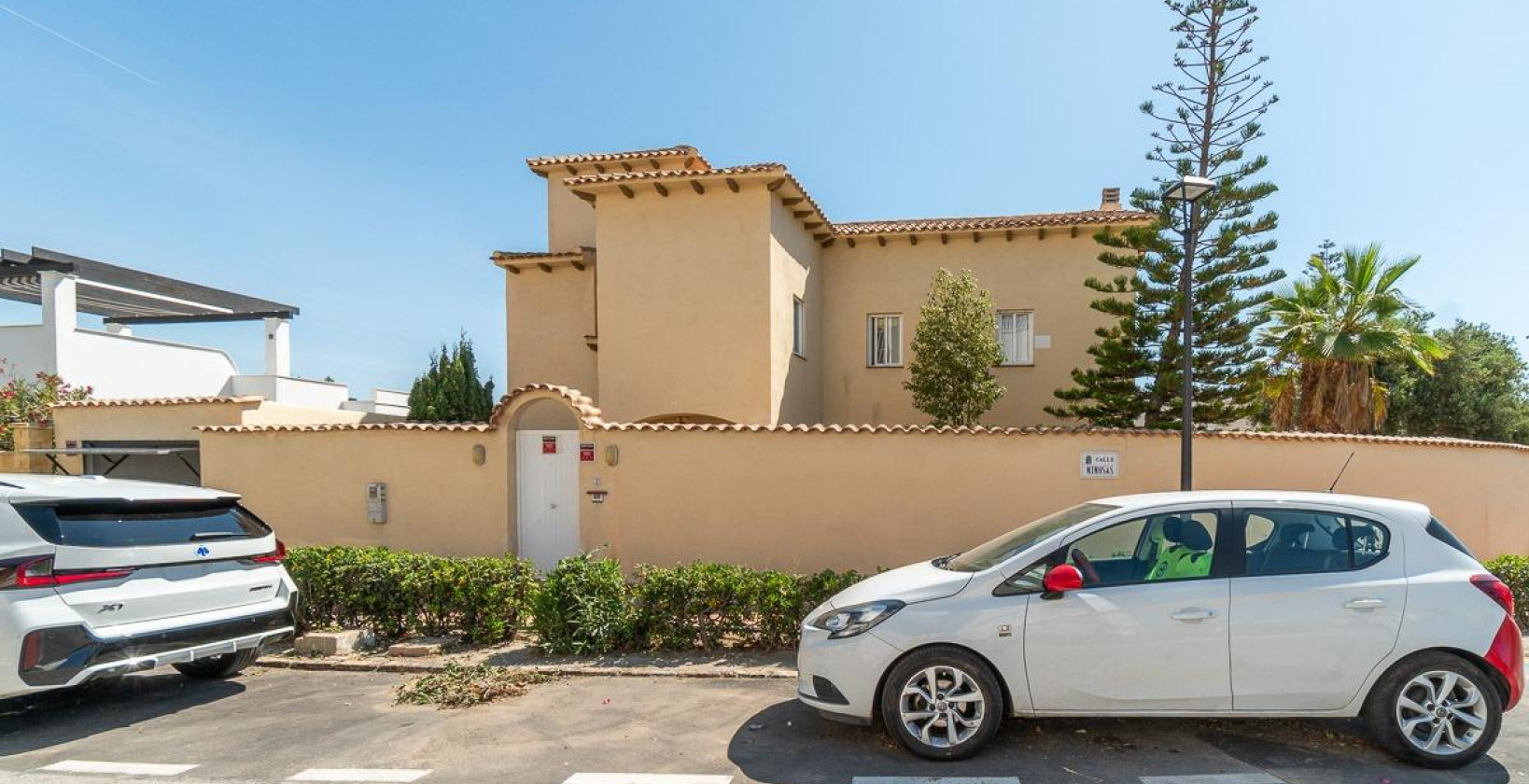 Resale - Villa - Torrevieja - La Mata