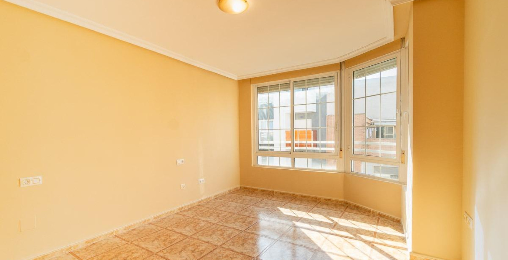 Resale - Apartment / flat - Torrevieja - Centro