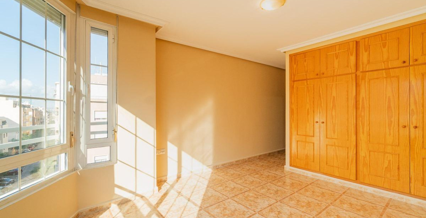 Resale - Apartment / flat - Torrevieja - Centro