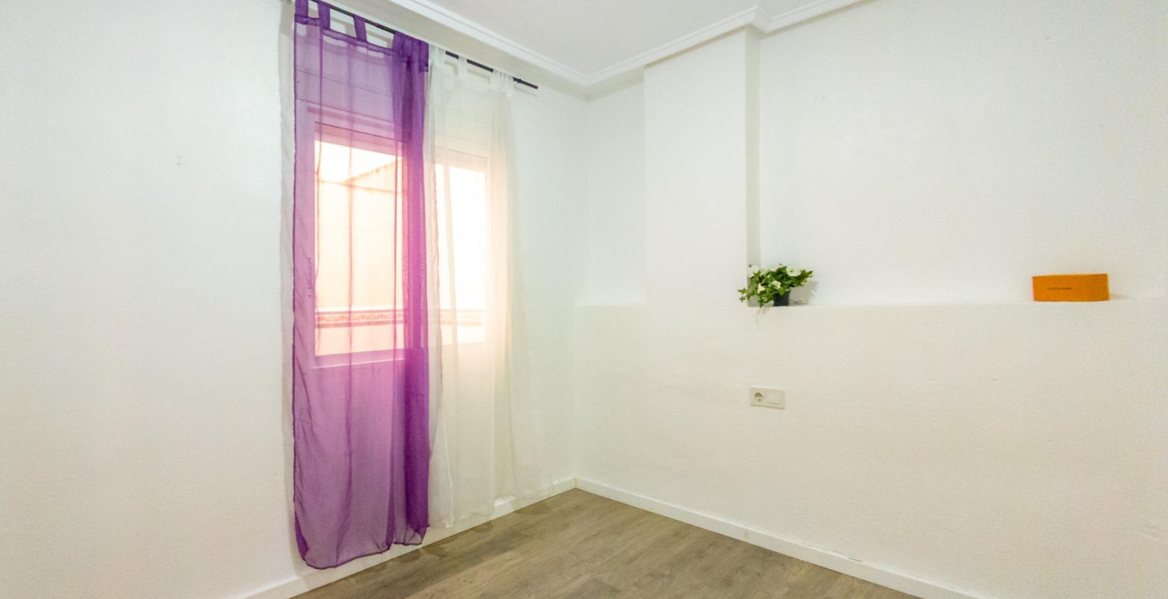 Resale - Apartment / flat - Torrevieja - torrevieja