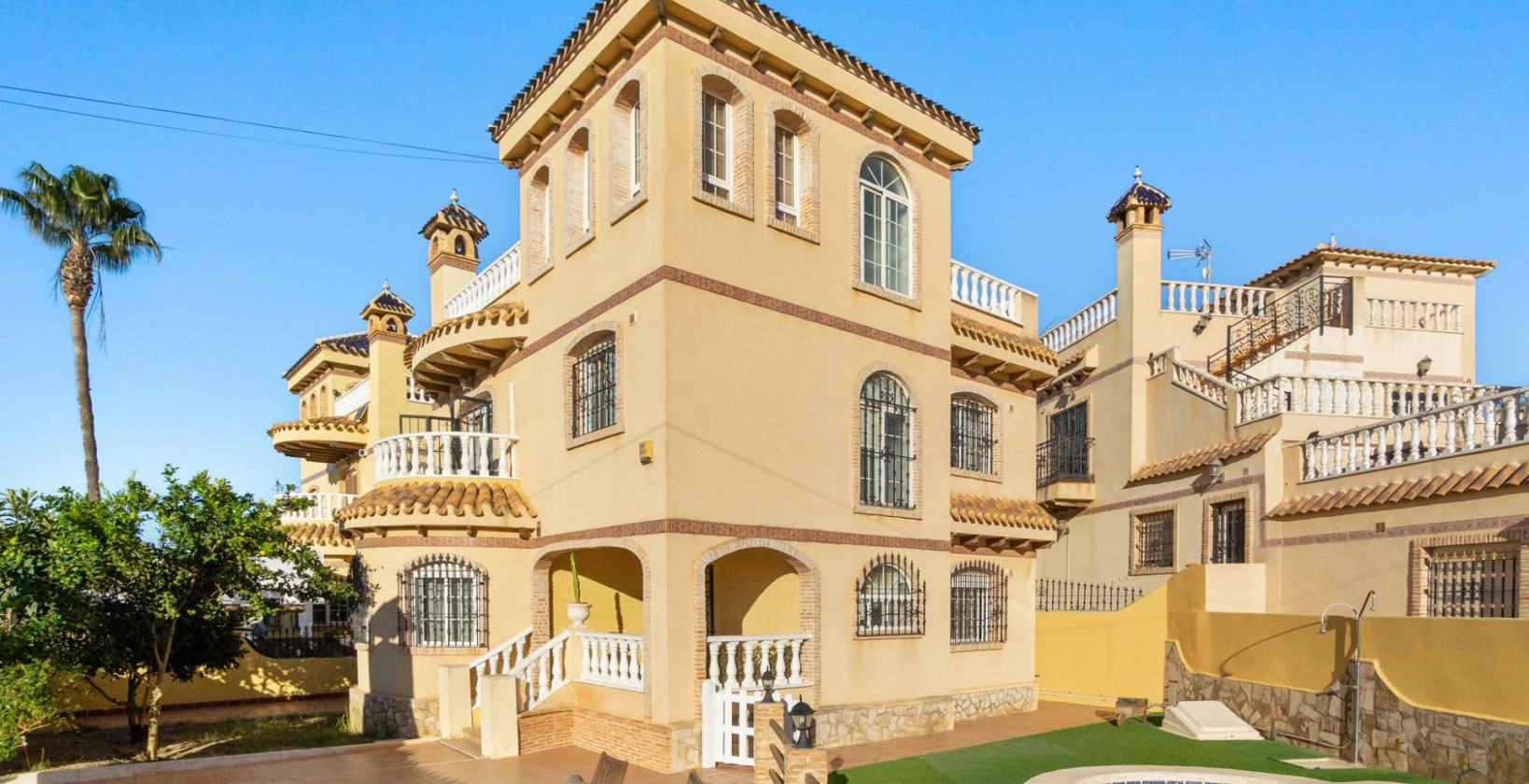 Resale - Villa - Orihuela Costa - La Florida