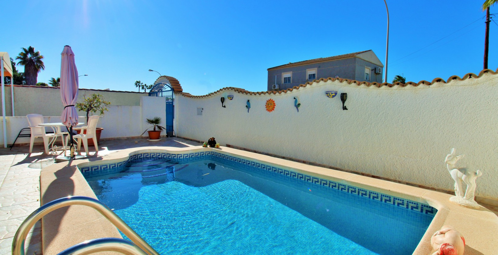 Resale - Villa - Torrevieja - El chaparral