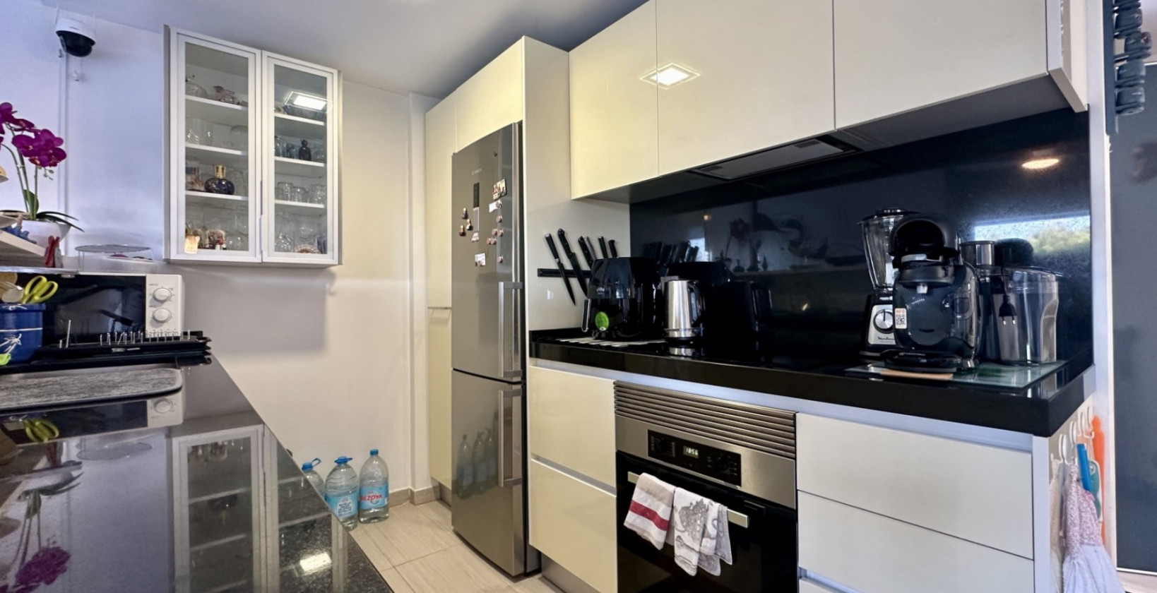 Återförsäljning - Lägenhet / lägenhet - Orihuela Costa - Punta Prima