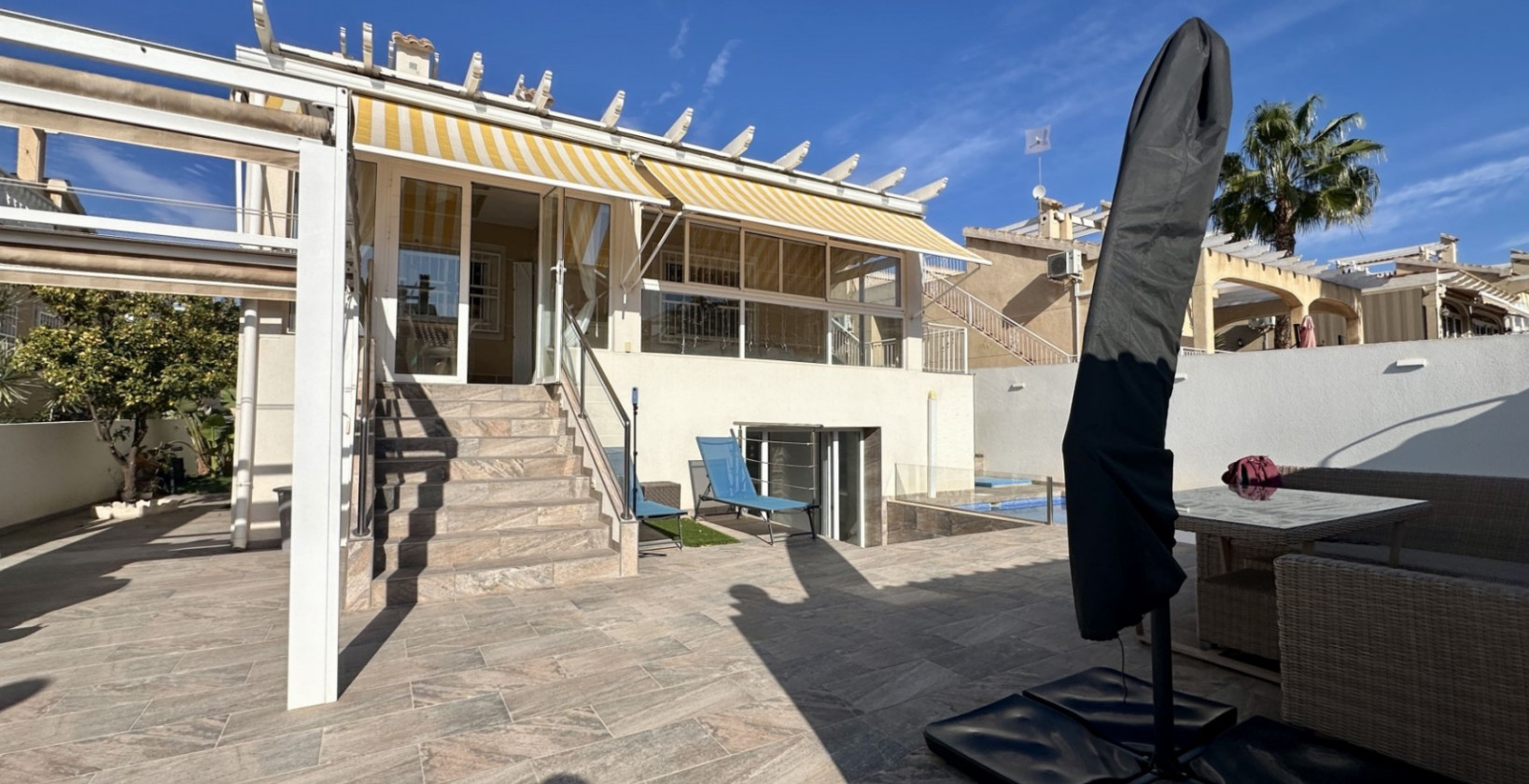 Resale - Villa - Orihuela Costa - Los Dolses