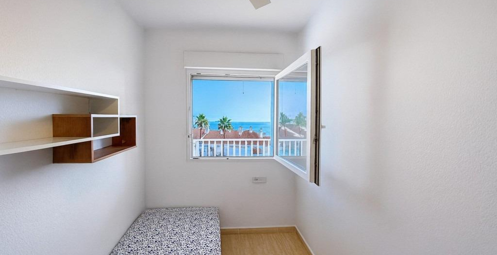 Resale - Apartment / flat - Orihuela Costa - Aguamarina