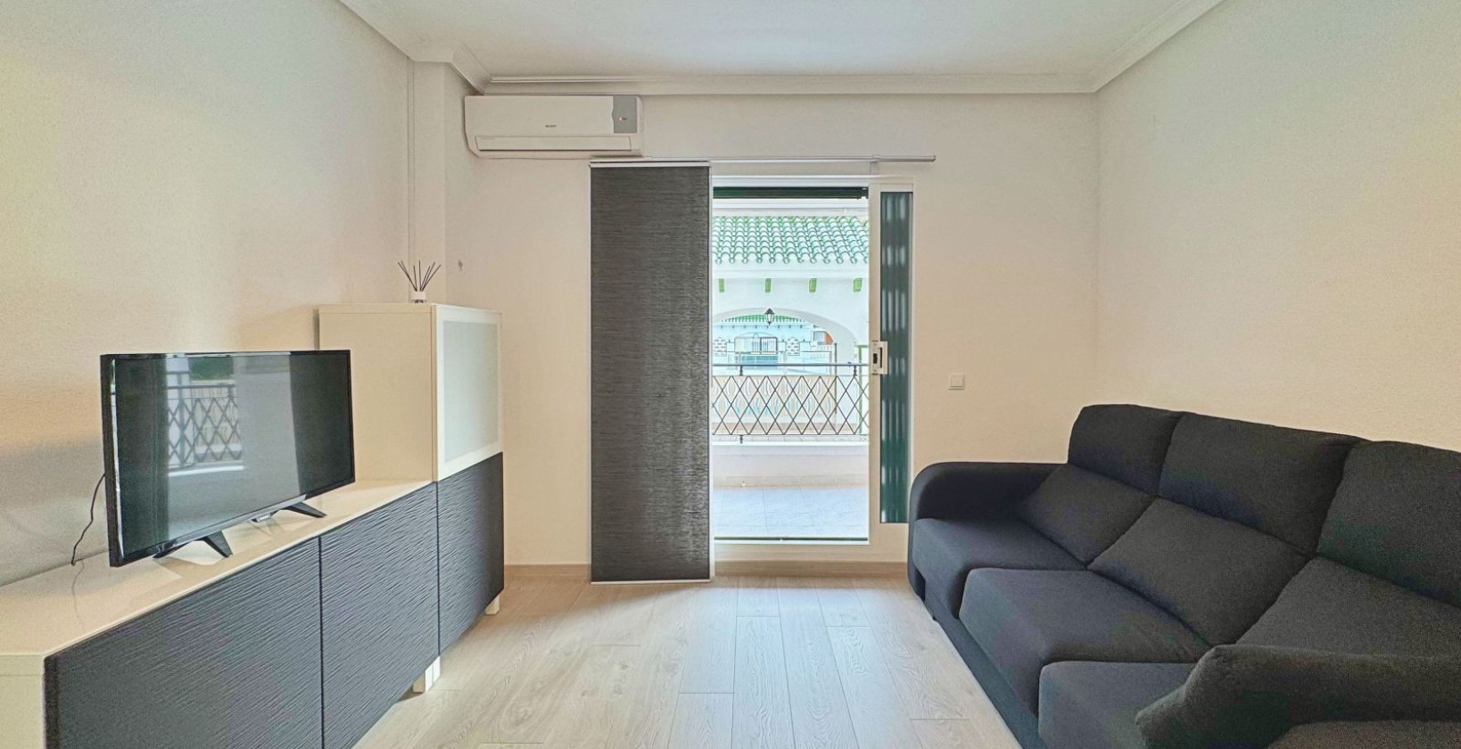 Resale - Apartment / flat - Torrevieja - La Mata