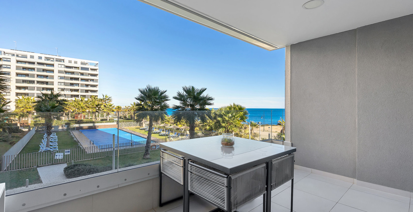 Resale - Apartment / flat - Torrevieja - Punta Prima