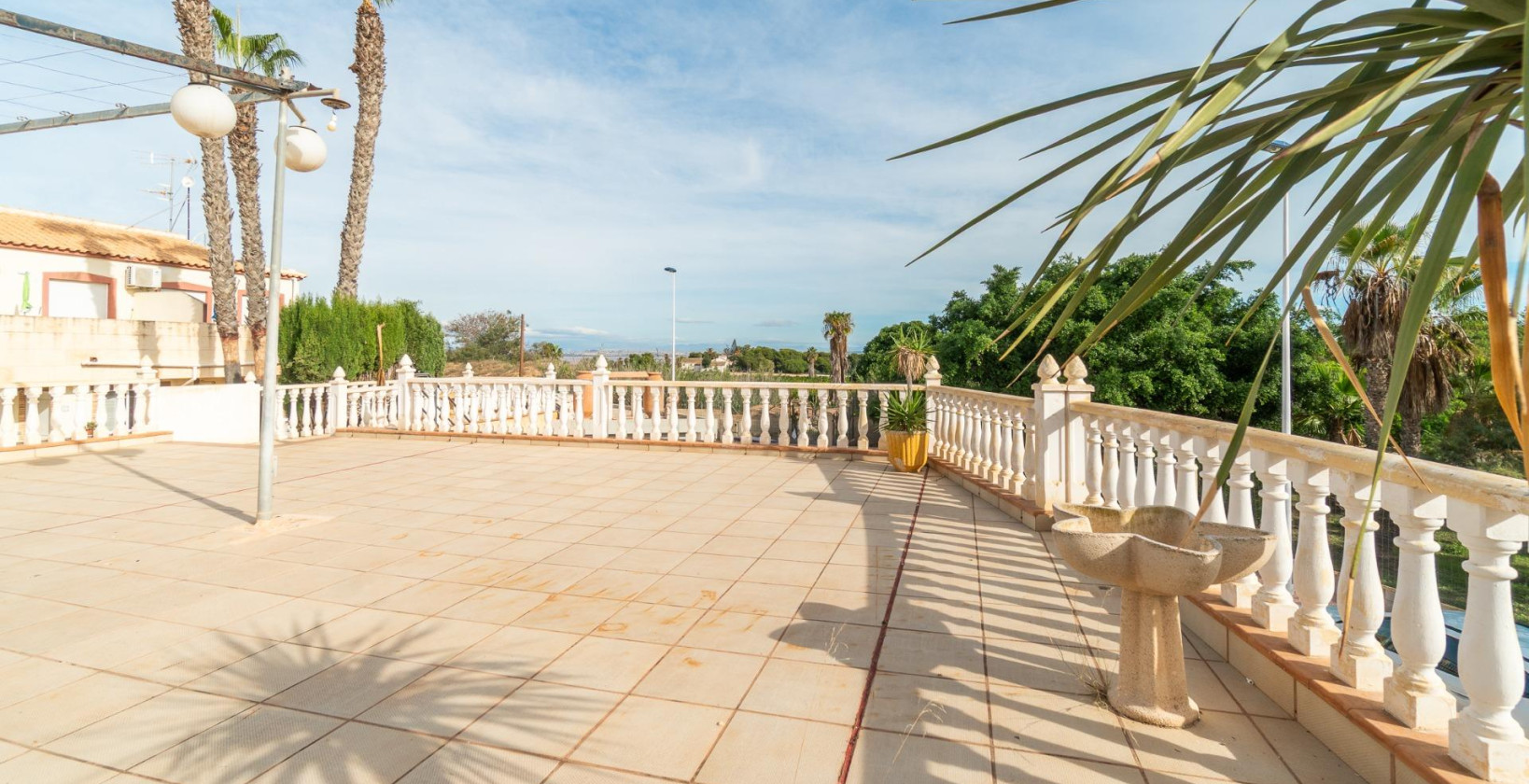 Resale - Villa - Torrevieja - Los altos
