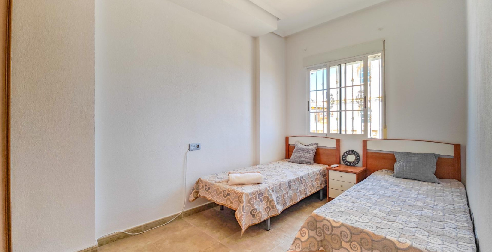 Resale - Villa - Torrevieja - La Mata