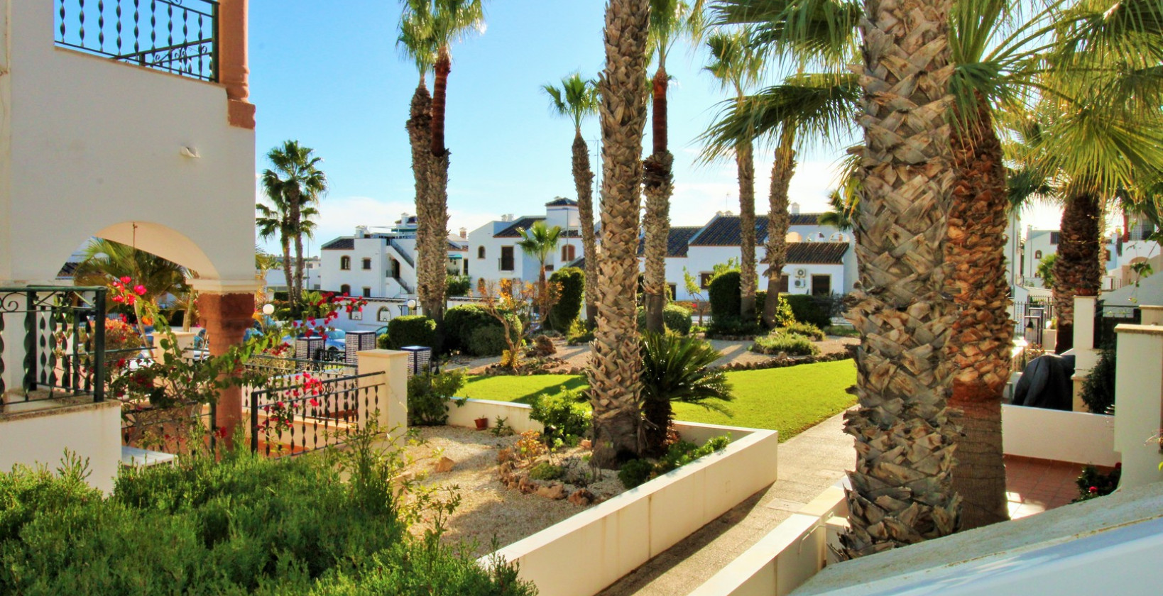 Resale - Townhouse - Villamartín - PAU 8