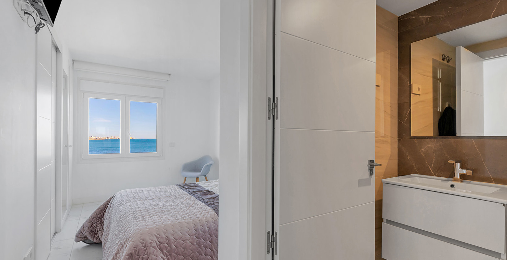 Resale - Apartment / flat - Torrevieja - Punta Prima