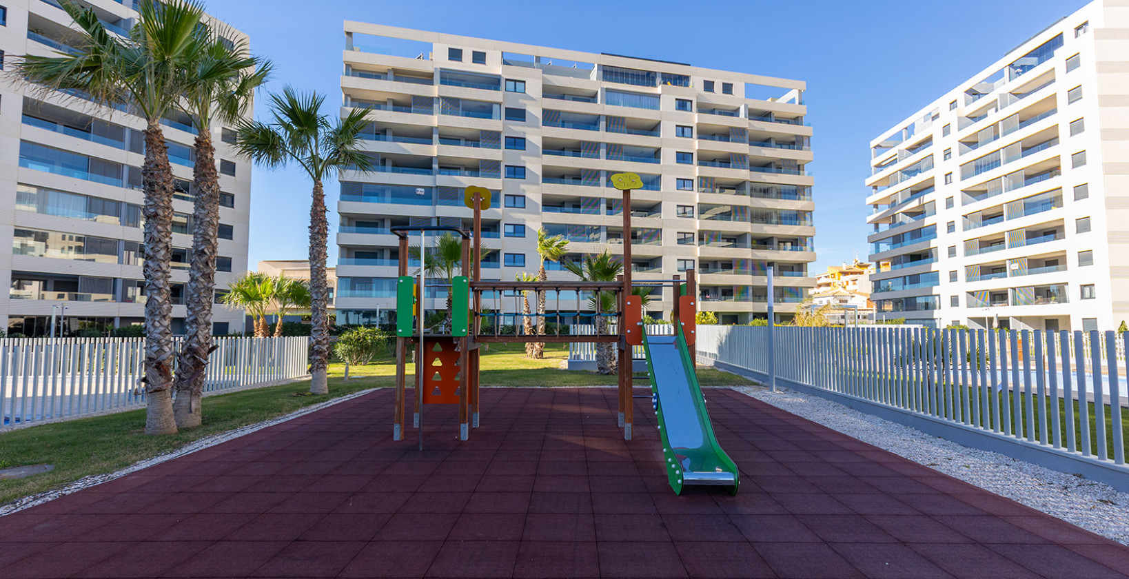 Resale - Apartment / flat - Torrevieja - Punta Prima