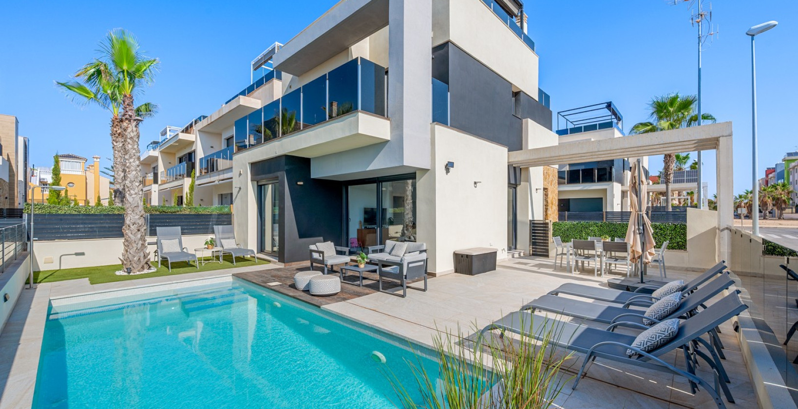 Resale - Villa - Orihuela Costa - Lomas de Cabo Roig