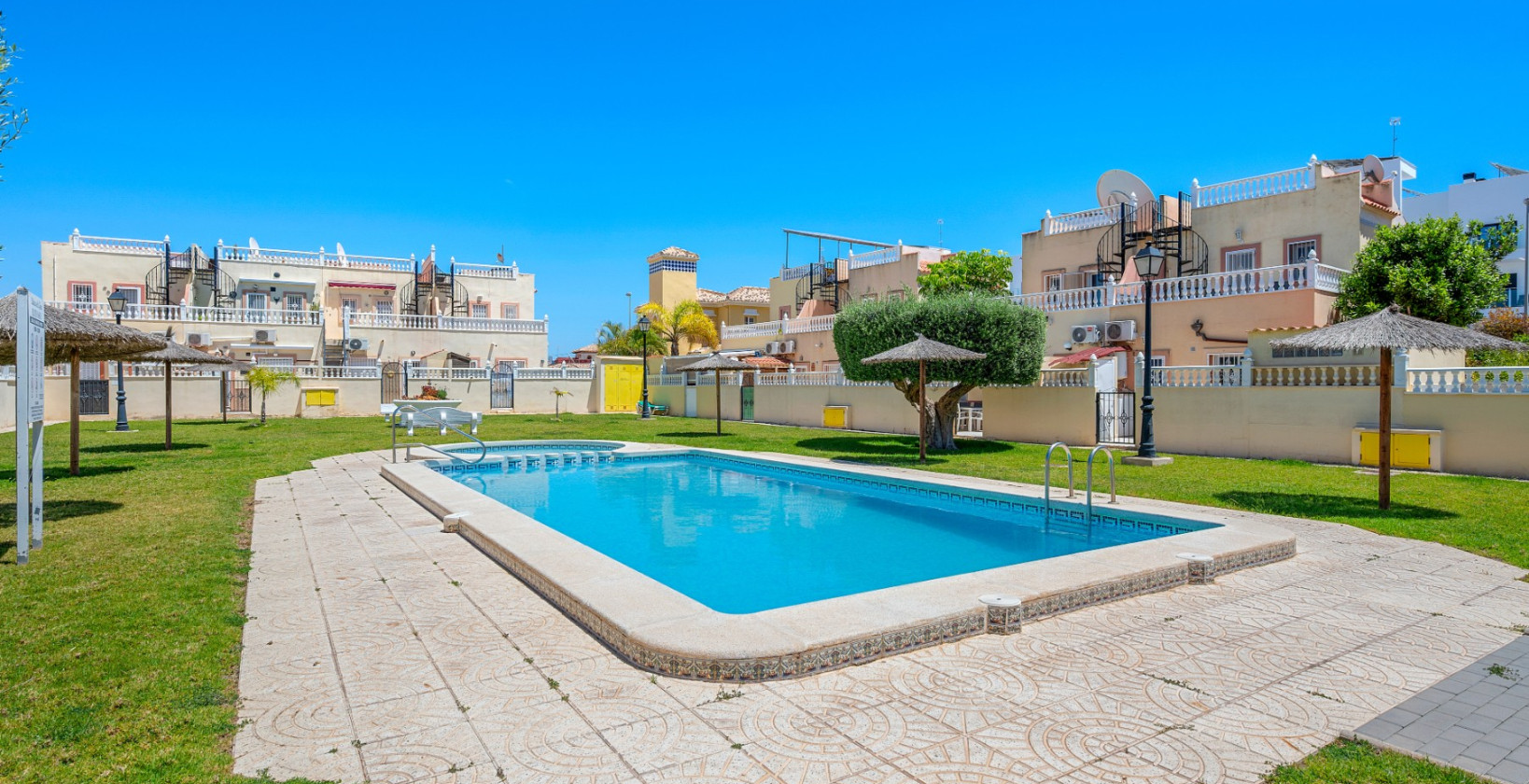 Resale - Townhouse - Orihuela Costa - La Zenia