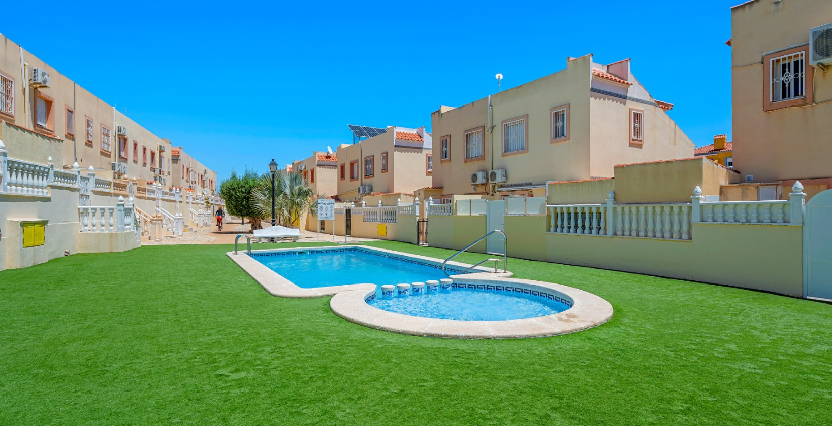 Resale - Townhouse - Orihuela Costa - La Zenia