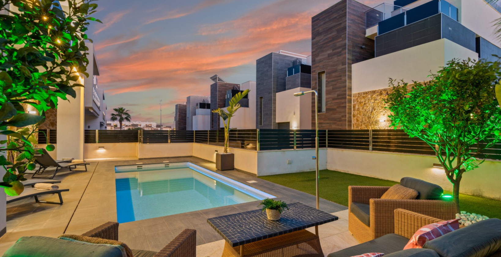 Resale - Villa - Orihuela Costa - Lomas de Campoamor