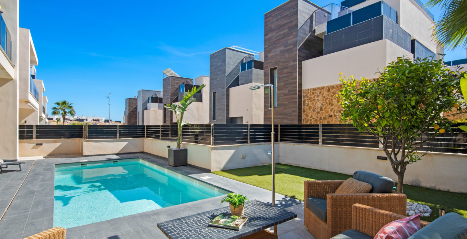 Resale - Villa - Orihuela Costa - Lomas de Campoamor