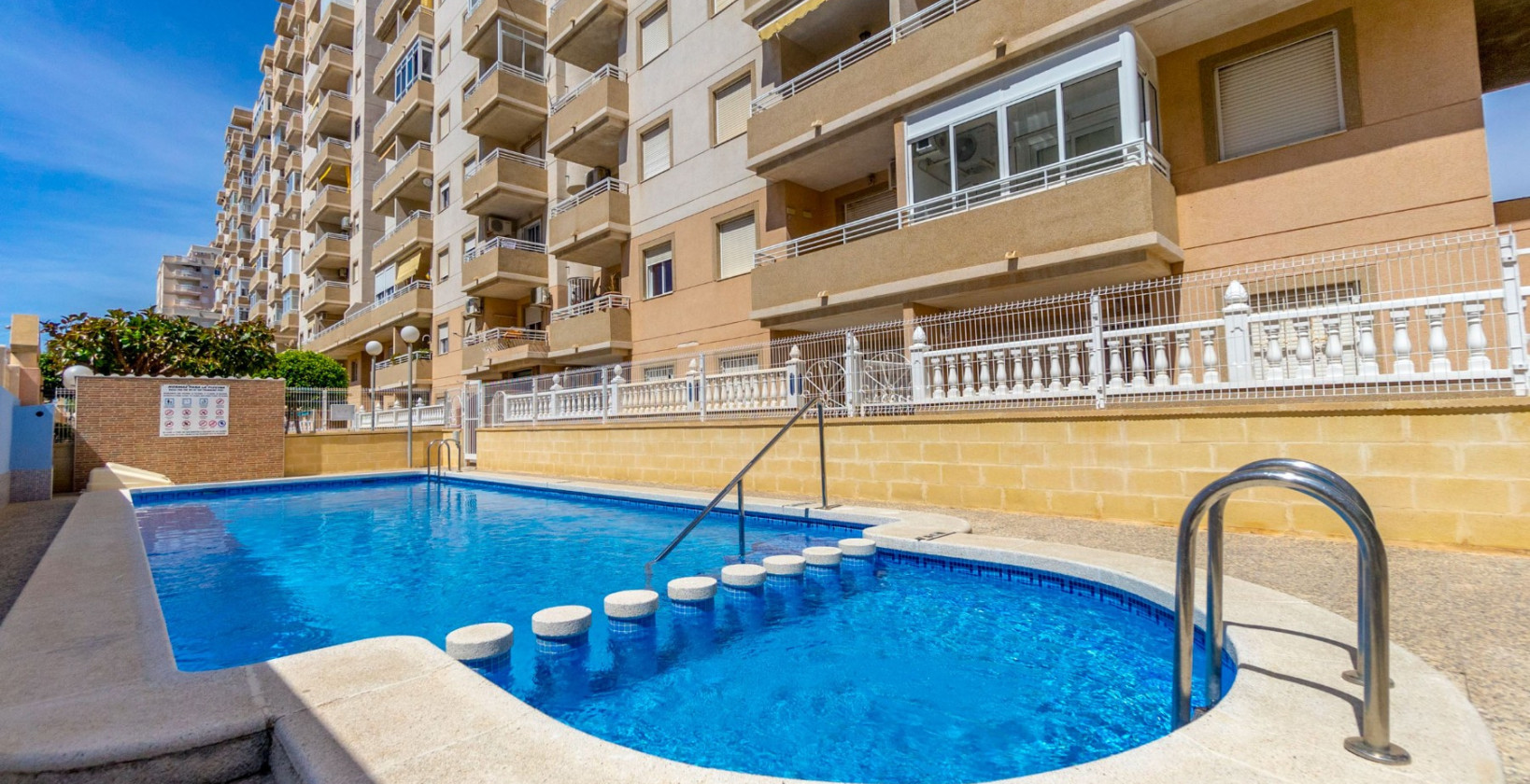 Resale - Apartment / flat - Torrevieja - Centro