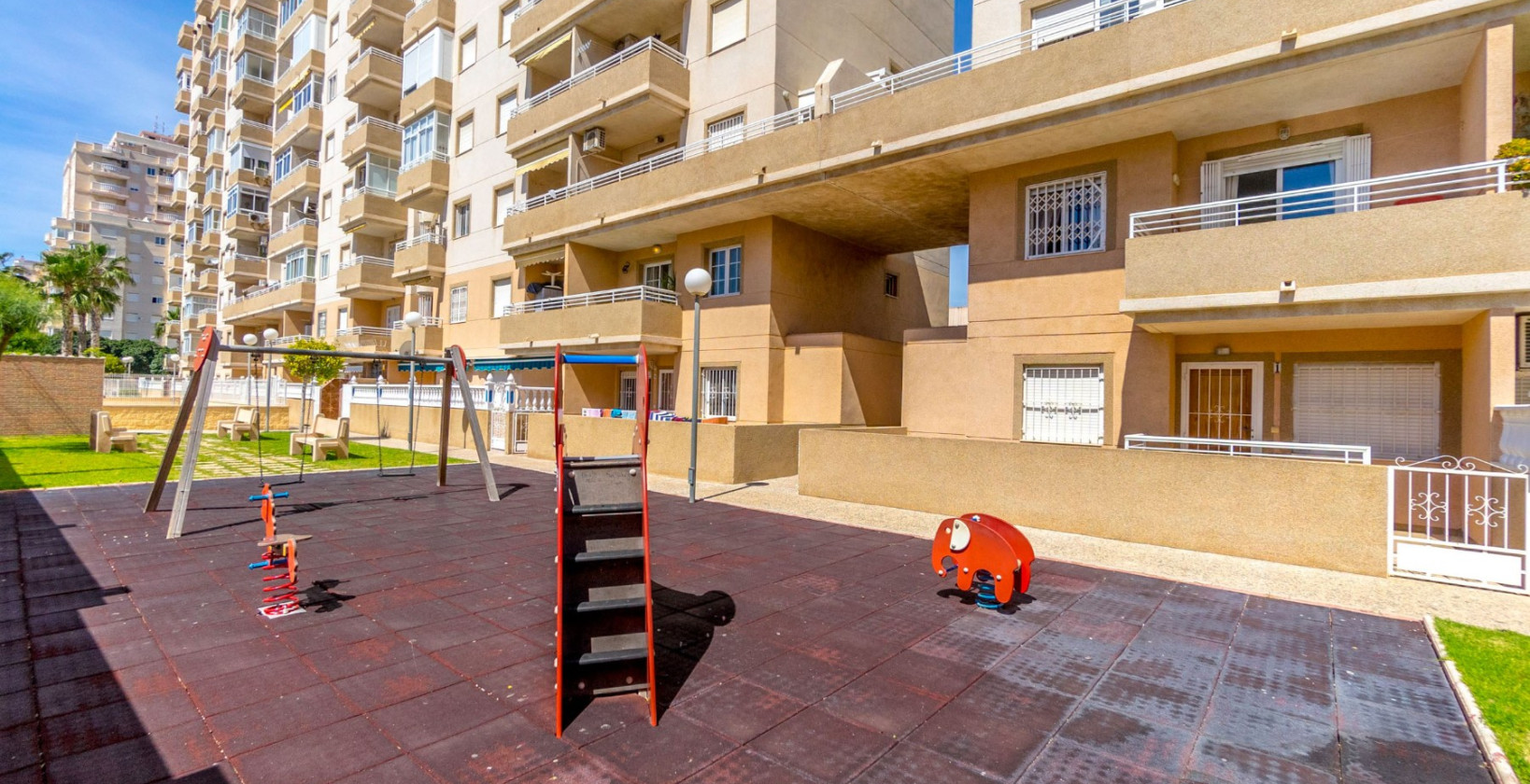 Resale - Apartment / flat - Torrevieja - Centro