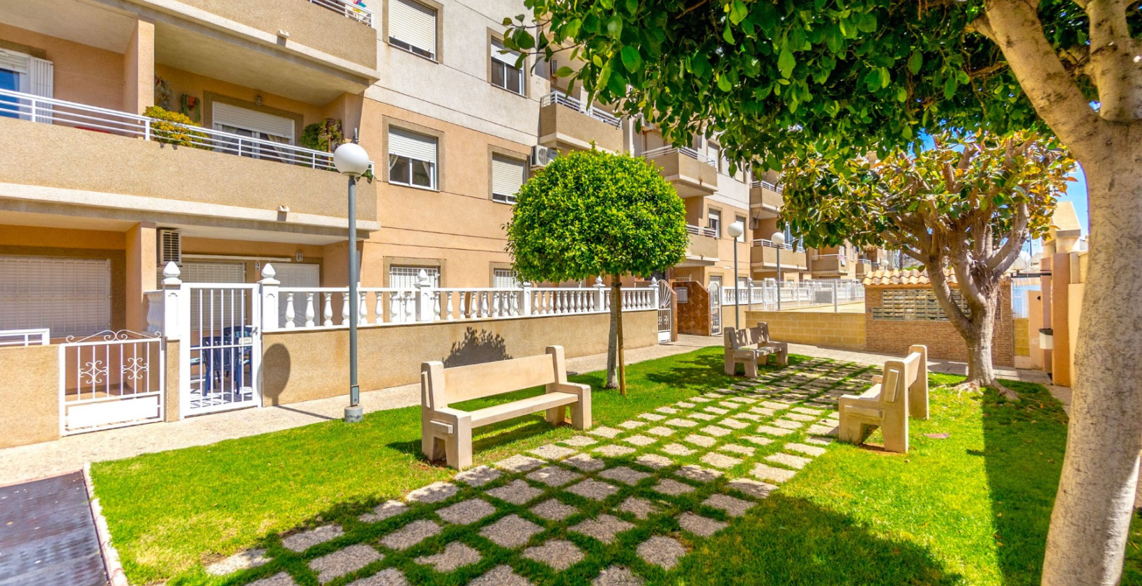 Resale - Apartment / flat - Torrevieja - Centro